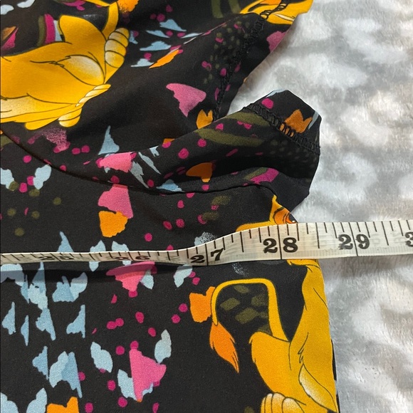 Disney Lion King Simba Print Short Sleeve Scrub Top - Picture 6 of 9